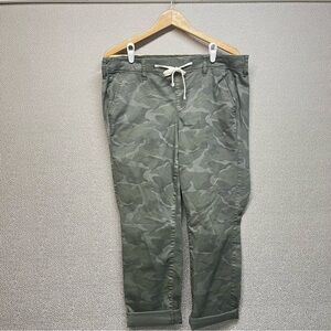 0R (12) L Torrid Drawstring Pull-On Camouflage Twill Pants
